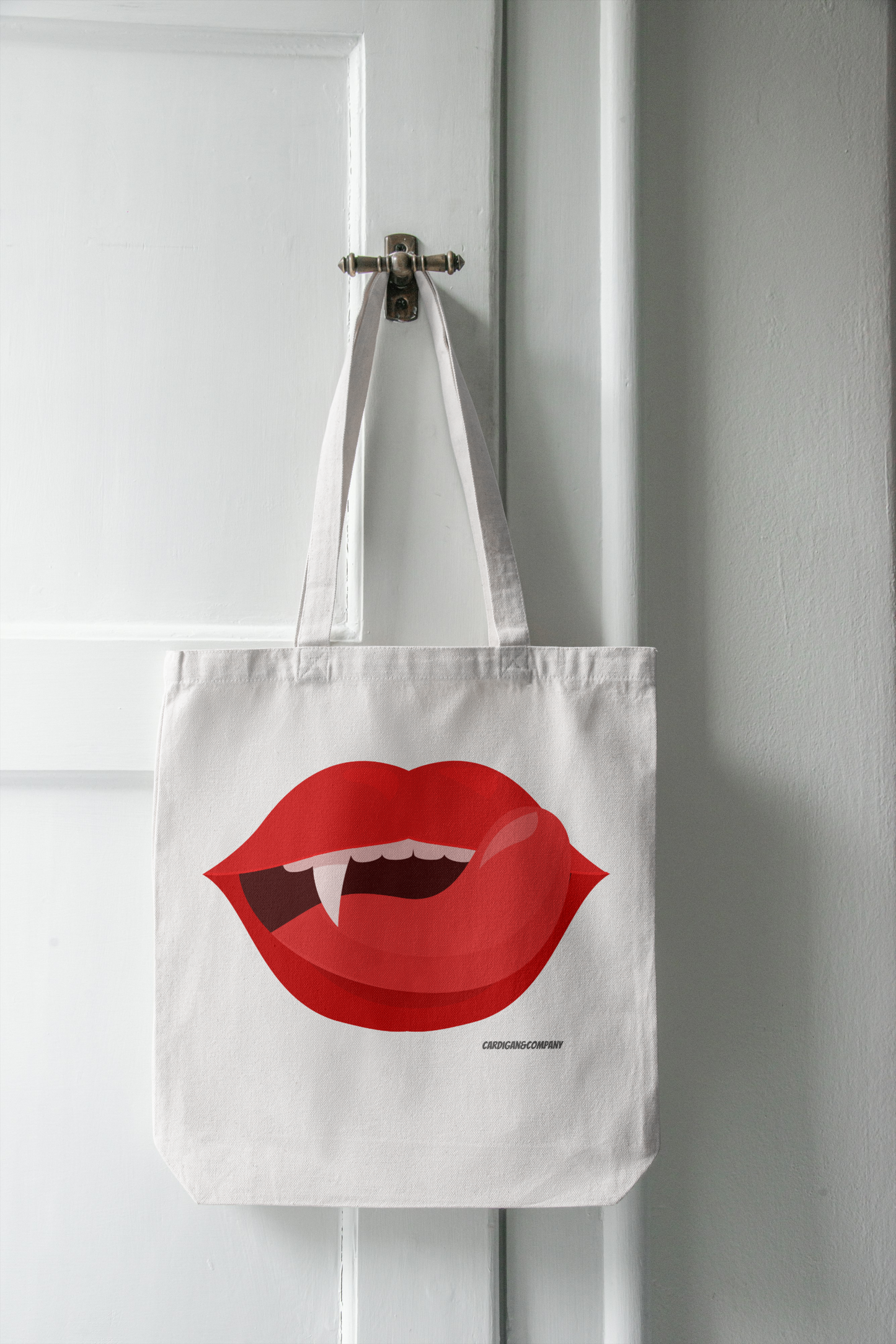 ♥️LUV AT FIRST BITE TOTE