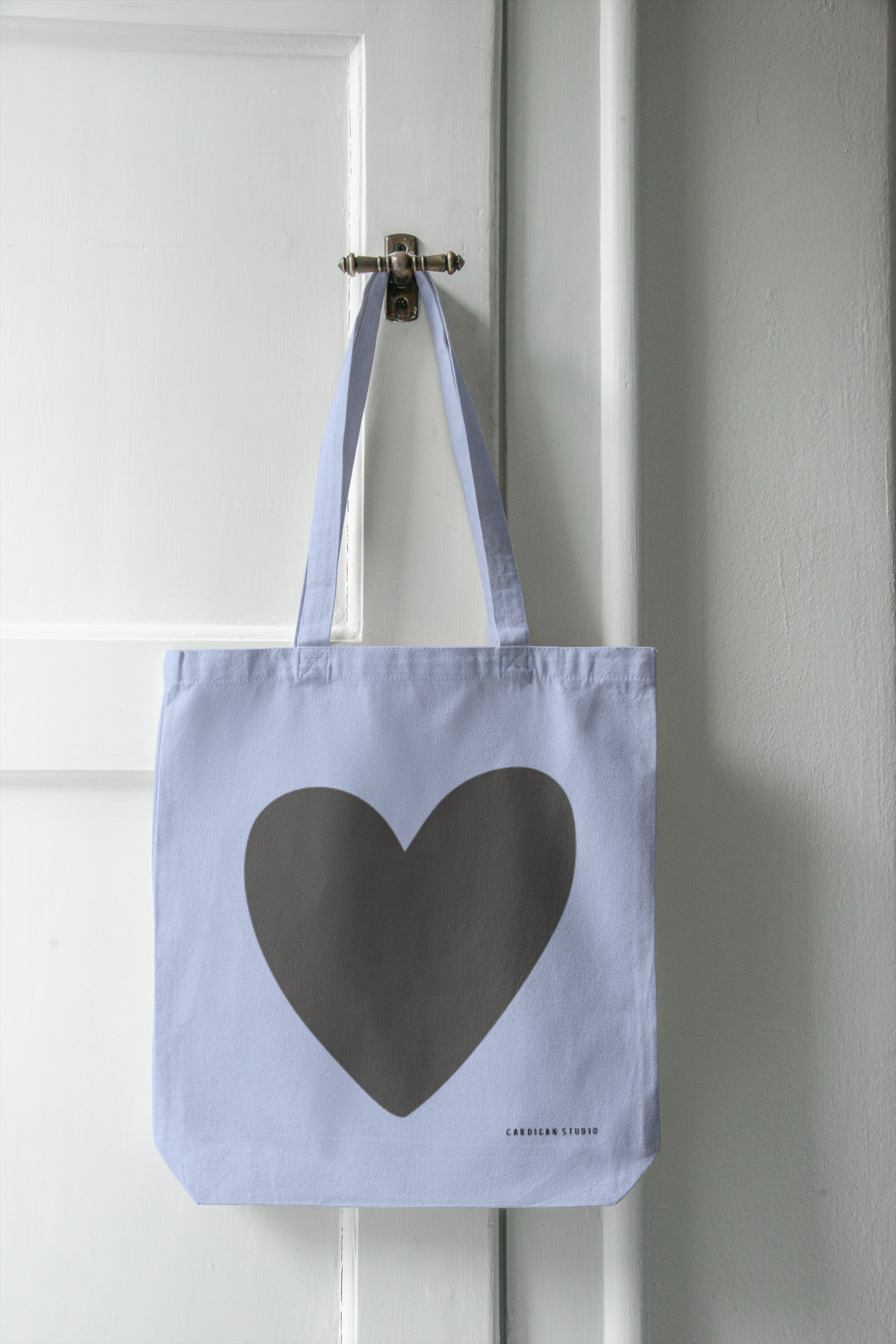 1970 BLACK HEART TOTE