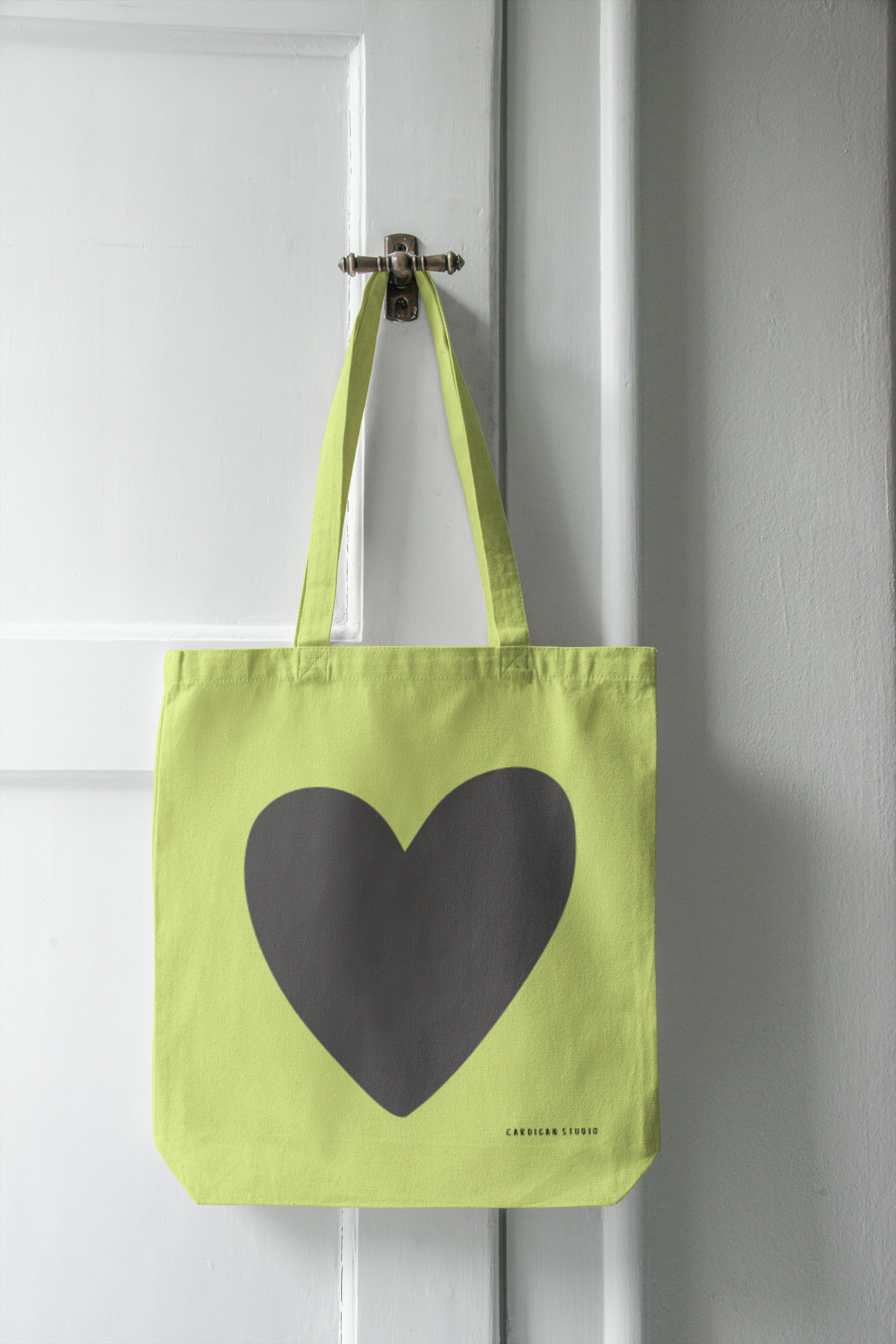 1970 BLACK HEART TOTE