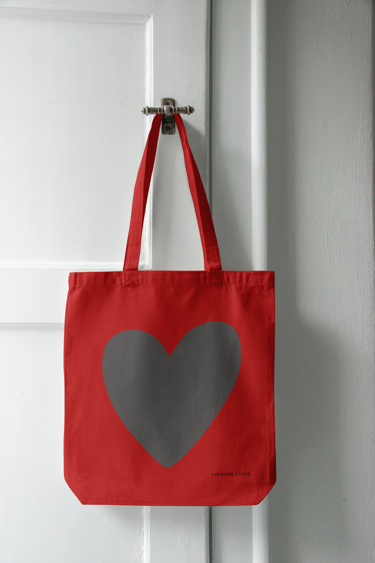1970 BLACK HEART TOTE