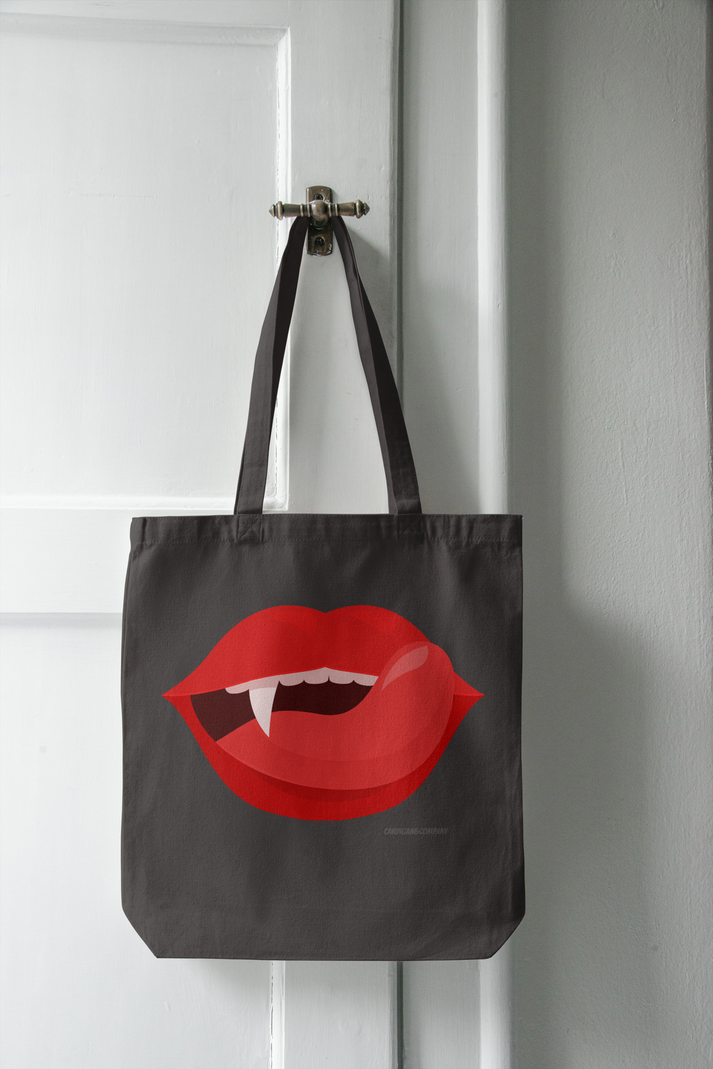 ♥️LUV AT FIRST BITE TOTE